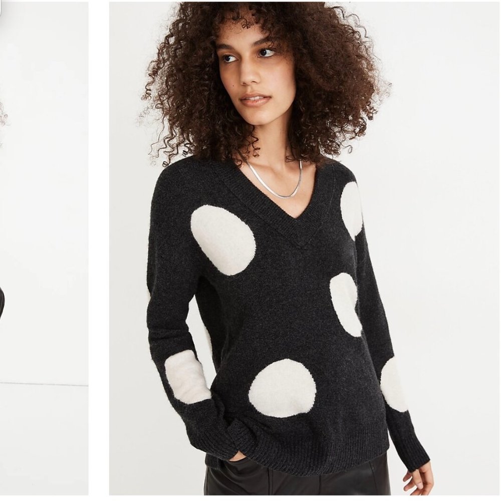 Dotted Bartlett V-Neck Pullover Sweater in Coziest Yarn Size XS